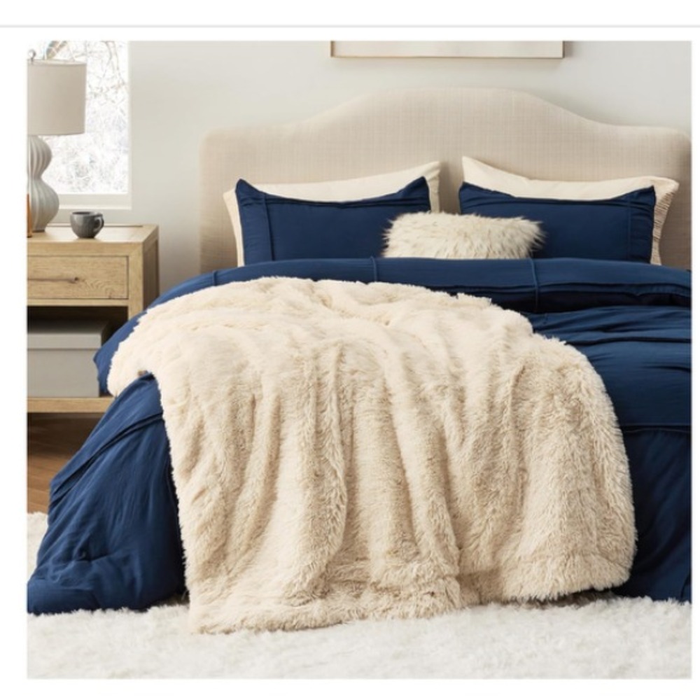 Bedsure Faux Fur Throw Blanket Cream Ivory 50x60 Soft Plush NEW in Package